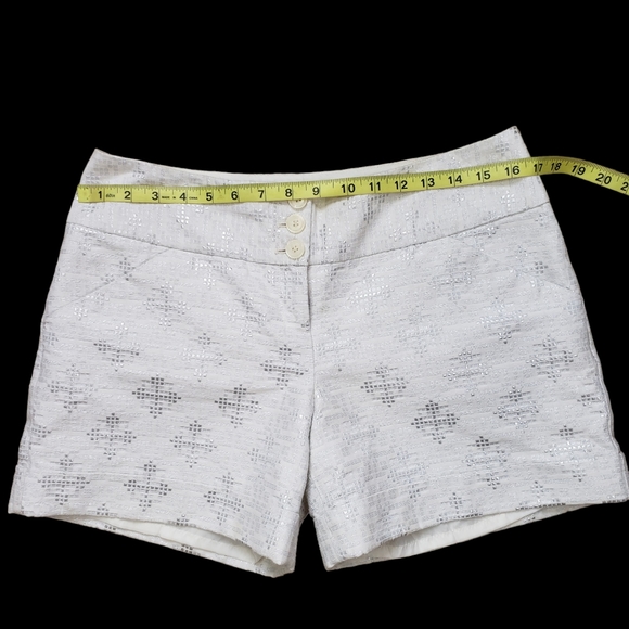 The Limited Cassidy fit women's short size 8 classy silver sheen ecru band waist - Picture 2 of 13